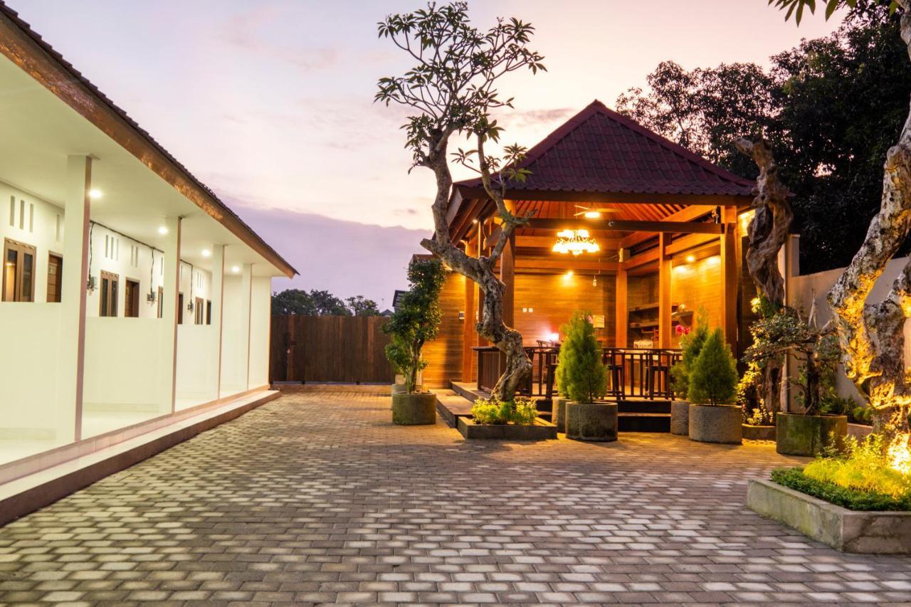 Oyo 3716 Dijobi Hotel Sempidi Екстериор снимка