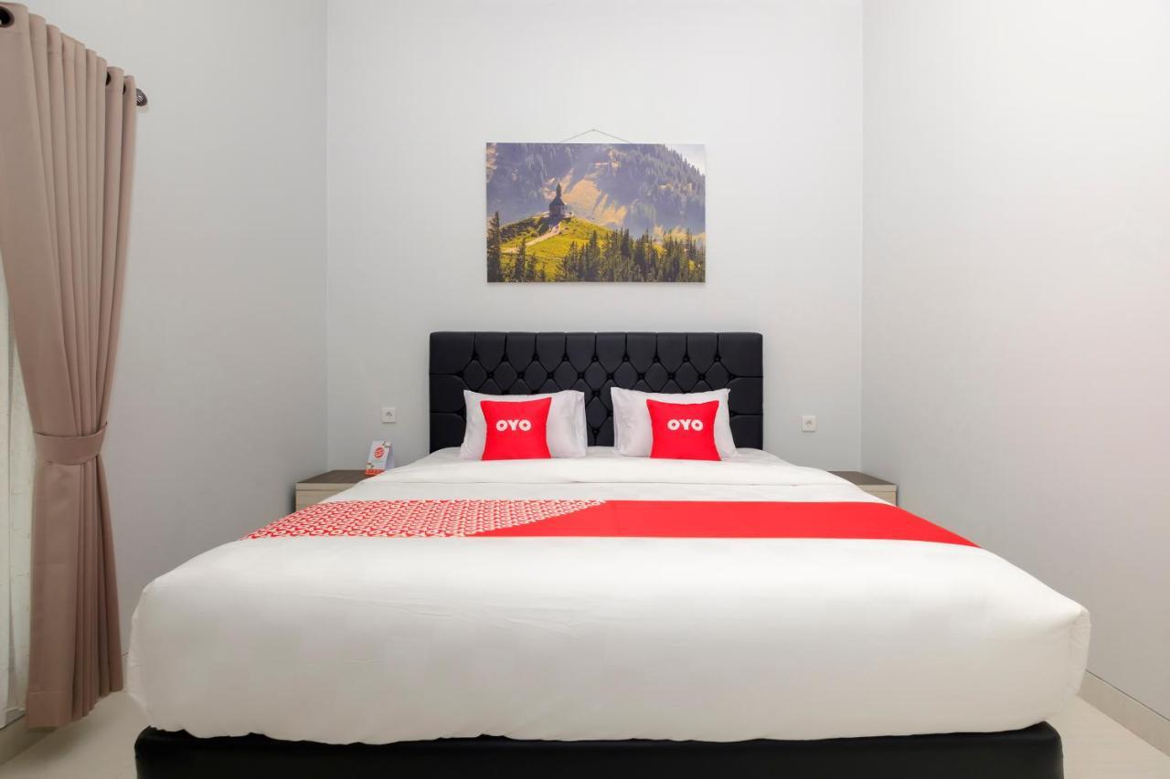 Oyo 3716 Dijobi Hotel Sempidi Екстериор снимка