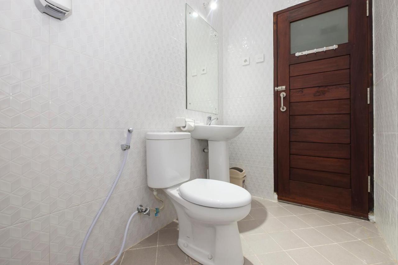 Oyo 3716 Dijobi Hotel Sempidi Екстериор снимка
