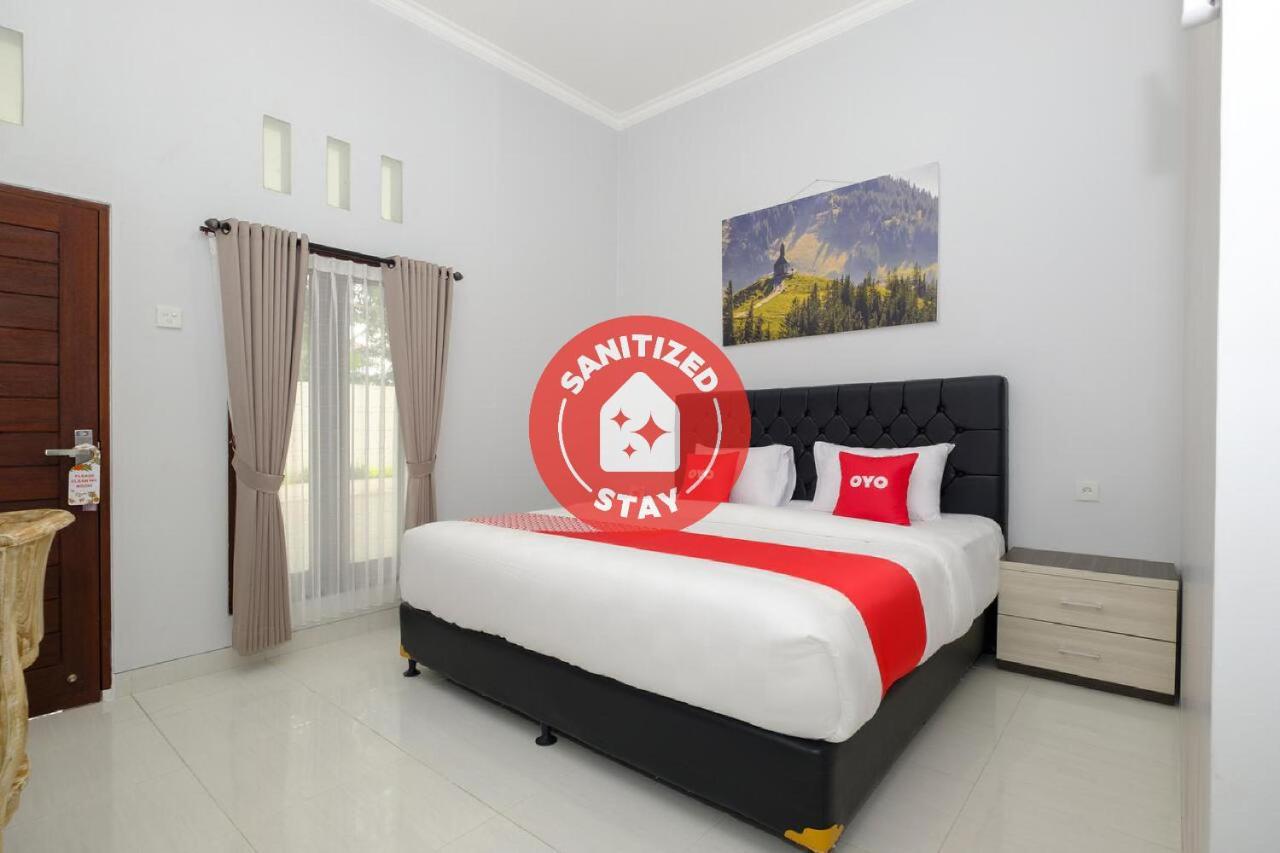 Oyo 3716 Dijobi Hotel Sempidi Екстериор снимка