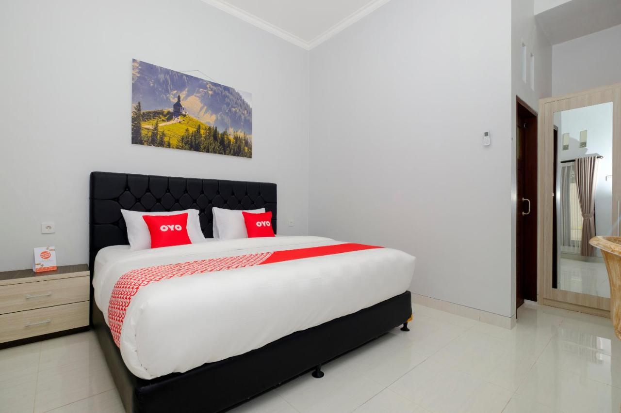 Oyo 3716 Dijobi Hotel Sempidi Екстериор снимка