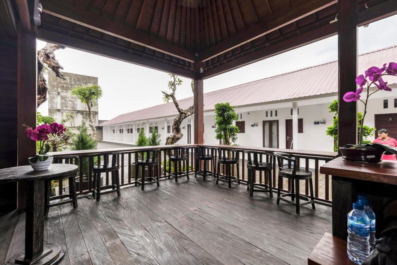 Oyo 3716 Dijobi Hotel Sempidi Екстериор снимка