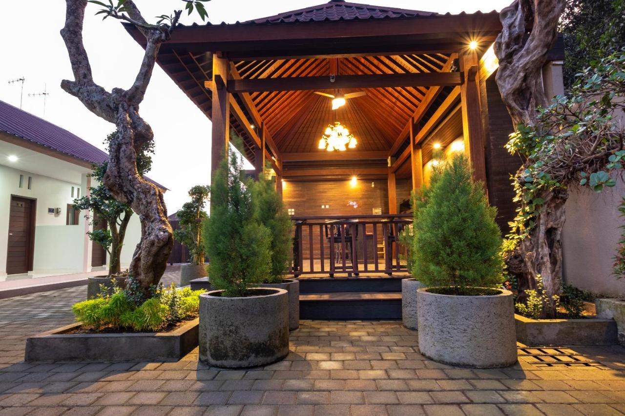 Oyo 3716 Dijobi Hotel Sempidi Екстериор снимка